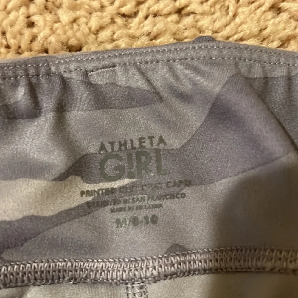 2 pair Athleta girl chit chat capri. Size Medium 8-10, excellent condition - Picture 5 of 5